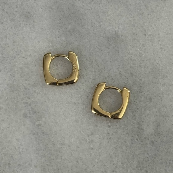 Modest Lu Jewelry - New Drop! Gold Small Huggie Square Hoop Earrings 

Brand New